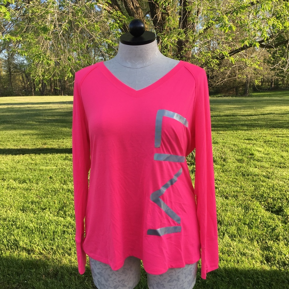 Womenโs Hot Pink Long-Sleeve V-Neck Top with Silver Accent